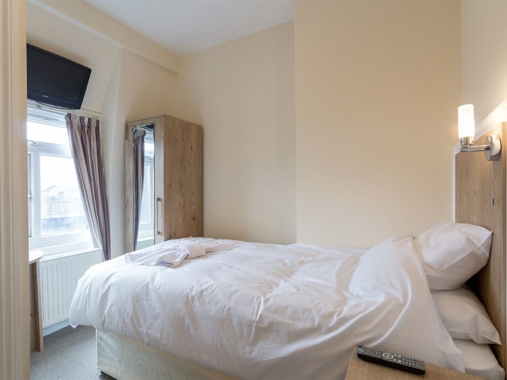 Acton Hill Hotel Ealing Exteriör bild