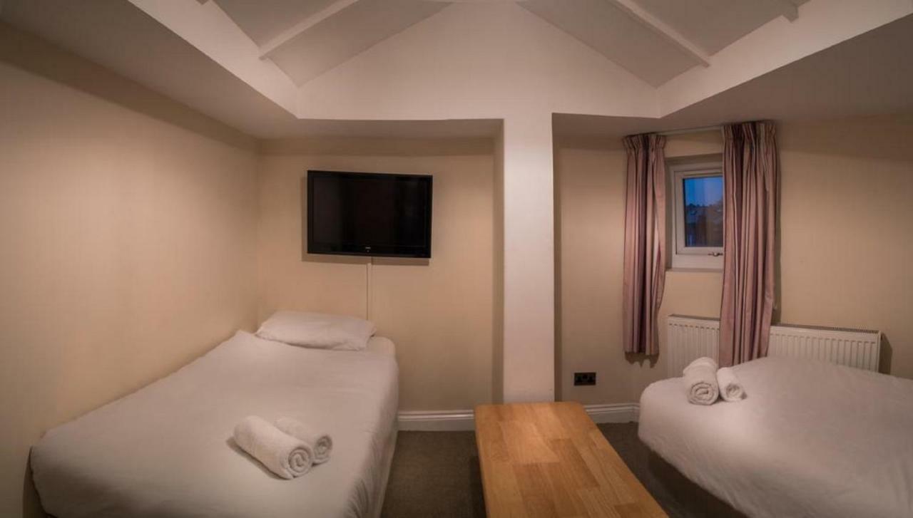 Acton Hill Hotel Ealing Exteriör bild