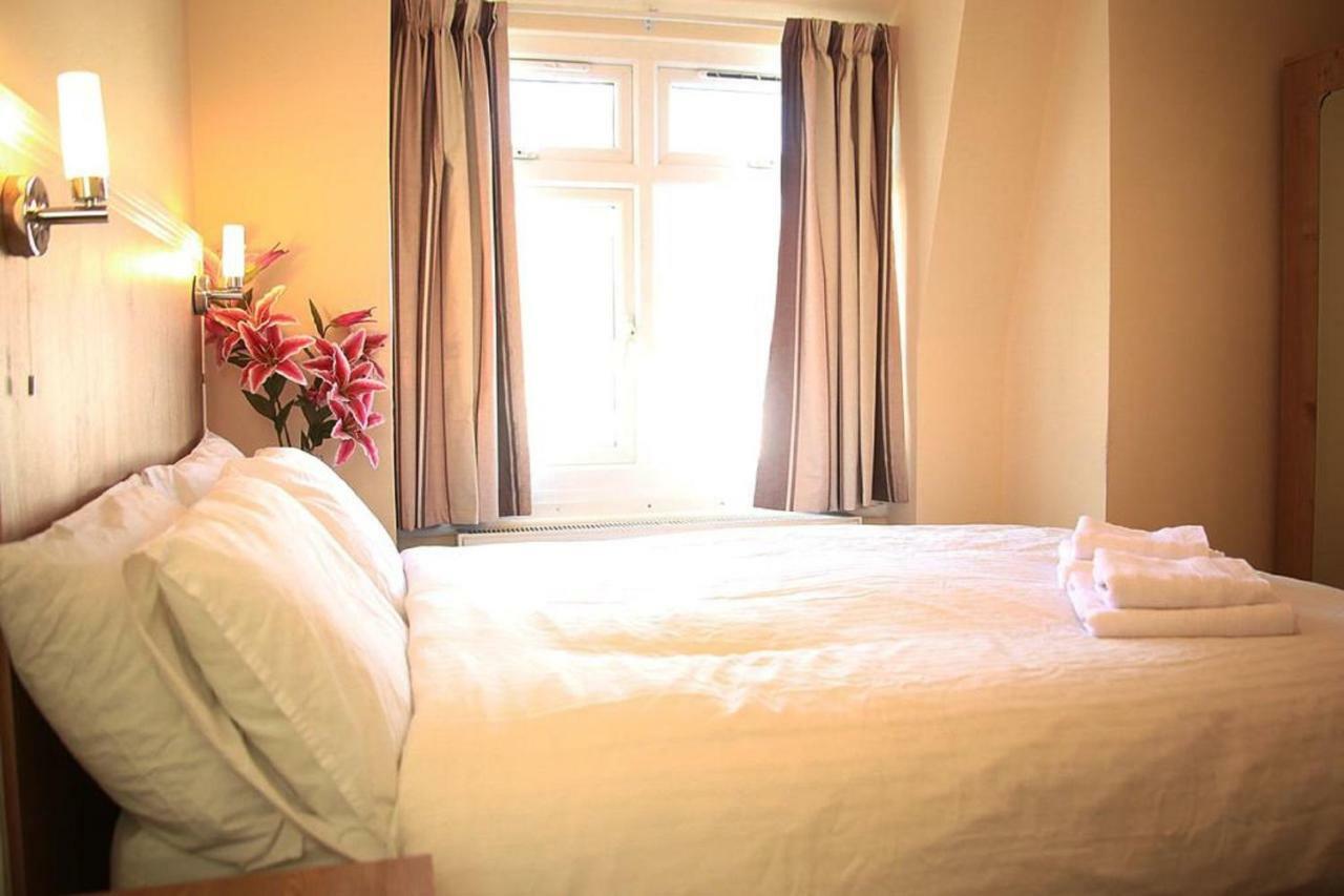 Acton Hill Hotel Ealing Exteriör bild